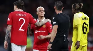 Гари Невил посъветва Антони да взима пример от звездата на Манчестър Сити Риад Марез