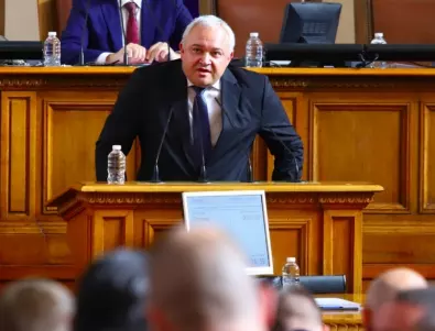 Депутатите изслушват Демерджиев за мигрантския натиск 
