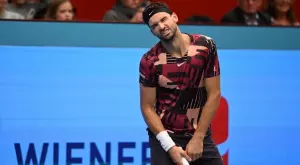 {{ otherArticle[0].article.title }}