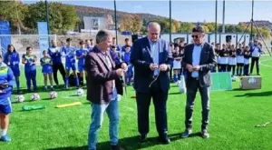 {{ otherArticle[0].article.title }}