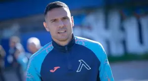 {{ otherArticle[0].article.title }}