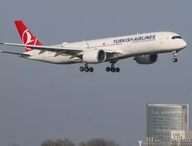 Инфаркт на пасажер върна самолет обратно в Истанбул след влизане в българско небе
