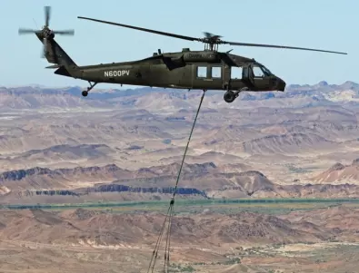 Безпилотният хеликоптер Black Hawk показа как може да спасява хора (ВИДЕО)