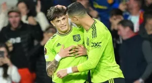 {{ otherArticle[0].article.title }}