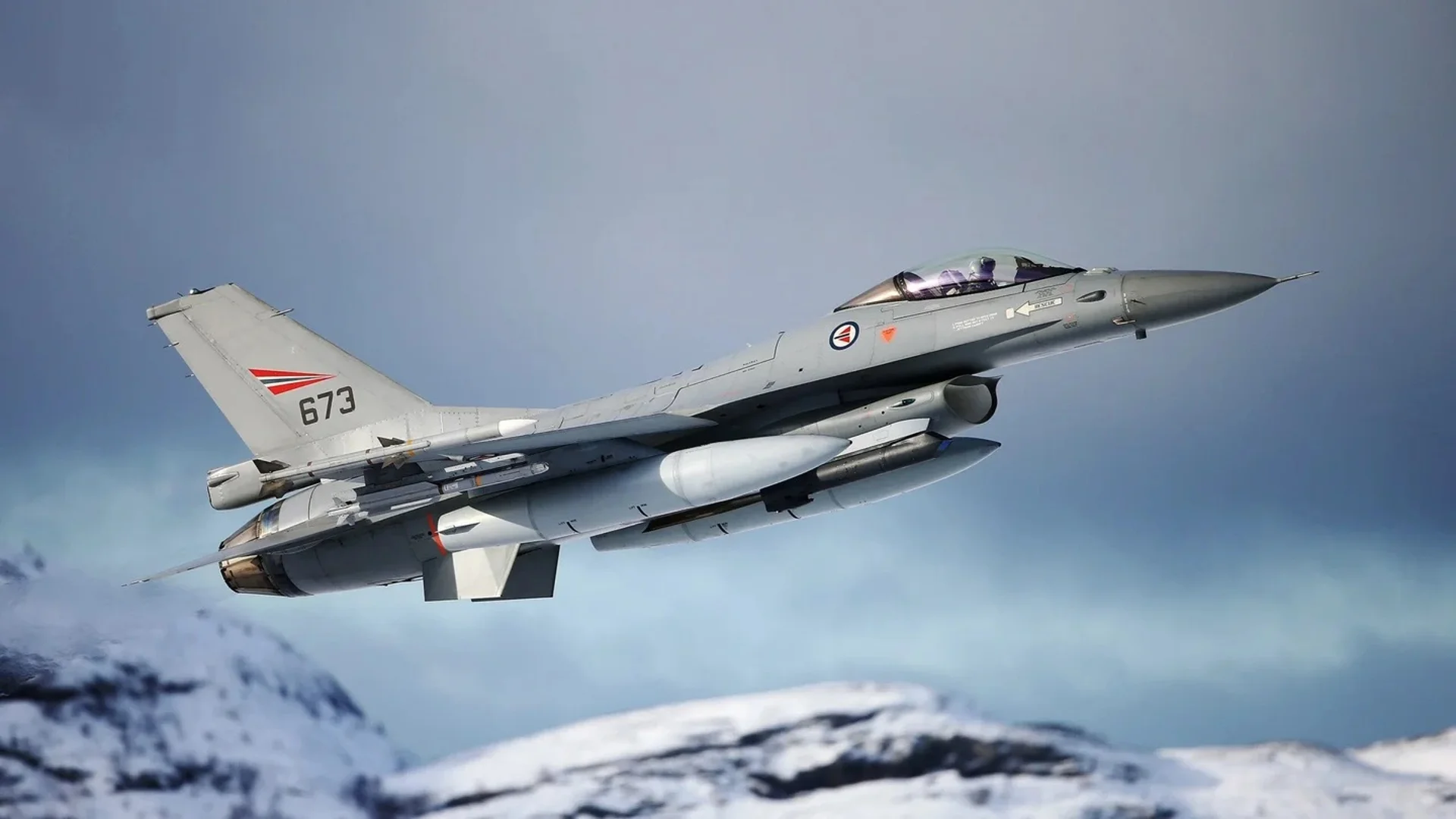 Кога Украйна ще получи първите F-16? Европейски служители разкриха в Мюнхен