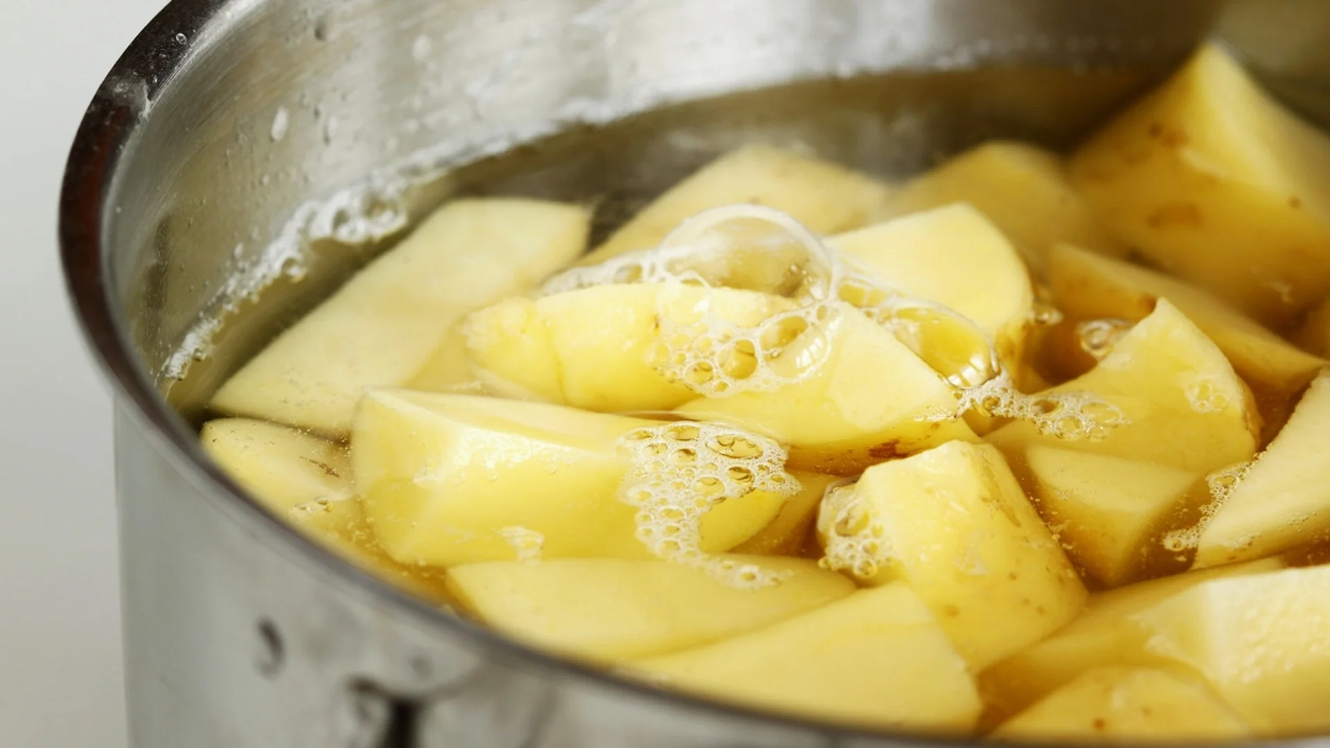 Как е най-добре да се бланшират картофи за пържене
