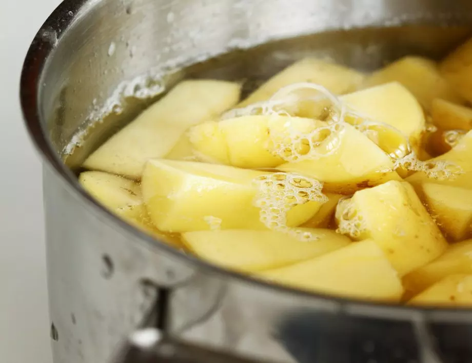 Как е най-добре да се бланшират картофи за пържене