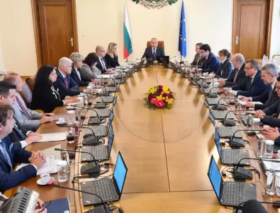 България не се ангажира с нова военна помощ за Украйна, обявиха от служебното правителство