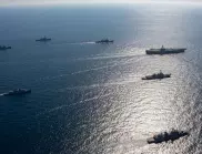 Китайски военен кораб мина "опасно близо" до американски разрушител (ВИДЕО)