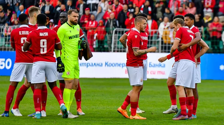 Саша Илич "пипа" внимателно на старта на зимната подготовка на ЦСКА