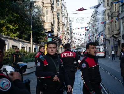 Нападение в Турция: Мъж намушка 11 души в Есенюрт (ВИДЕО)