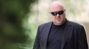 {{ otherArticle[0].article.title }}