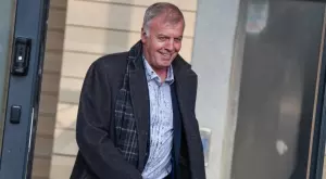 {{ otherArticle[0].article.title }}