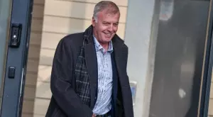 {{ otherArticle[0].article.title }}