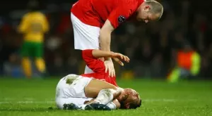 Бяха братя! Как Рууни "изяде с парцалите" играч, застрашил кариерата на Роналдо (ВИДЕО)