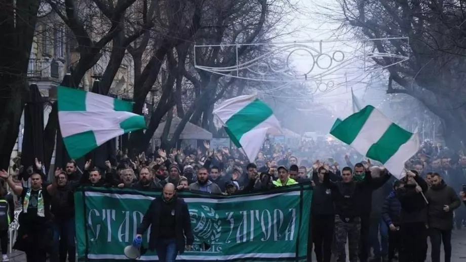 Феновете на Берое се задействаха: Искат Араголаса да бъде върнат начело