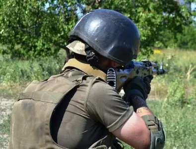 Уникален късмет: Украински войник се спаси като по чудо от куршум в главата (ВИДЕО)