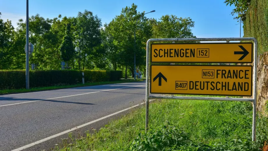 Еврокомисар: Румъния и България покриват всички изисквания за Шенген