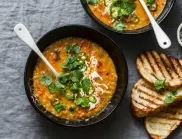 Индийска супа от червена леща и куркума: Ето къде е тайната