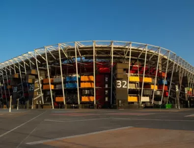 Стадионът от контейнери от световното в Катар става дом за пострадалите в Турция