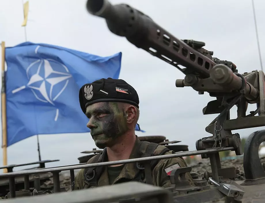 НАТО отново подозира Китай, че обмисля изпращане на оръжия на Русия