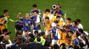 Два "аутсайдера" в коренно различна ситуация - ще хване ли Япония влака за елиминациите?