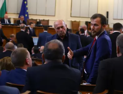 Депутатите изслушват външния министър Милков заради побоя над Християн Пендиков  