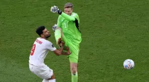 Наш бивш съдия призова ФИФА за война и отсече пред SL: Вратарят на Уелс трябваше да го вкарат директно в затвора, а Роналдо си изпроси дузпа