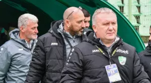 {{ otherArticle[0].article.title }}