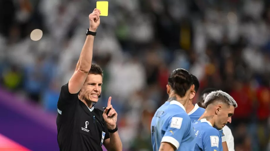 Дарвин Нунес се "кандидатира" за най-глупав картон на Световното по футбол (ВИДЕО)