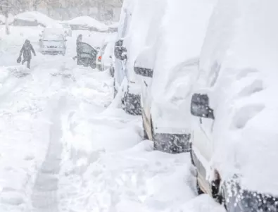 Стотици домове без електричество заради снеговалежите в Япония