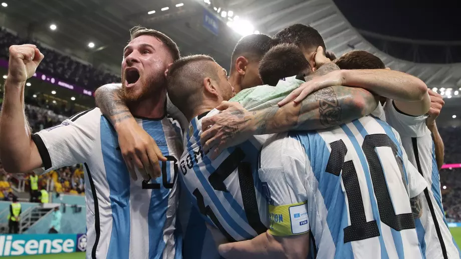 Аржентина получава още офанзивна и дефанзивна мощ преди финала на Световното първенство