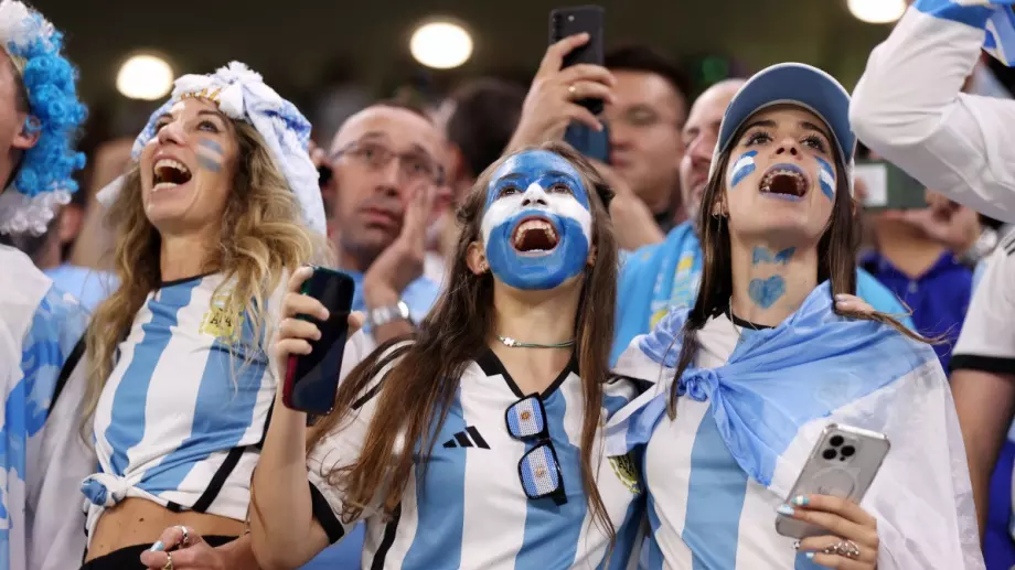 ВИДЕО: Десетки хиляди аржентинци излязоха по улиците, за да празнуват финала