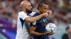 Дешан скастри Кунде за играта с ланец, защитникът с нелепо оправдание