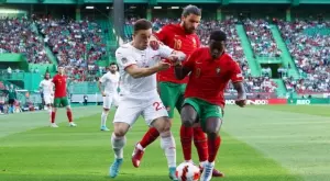 {{ otherArticle[0].article.title }}