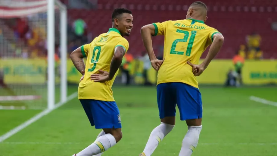 Дербито между Арсенал и Тотнъм в Бразилия, което фаворизира играч в очите на Тите