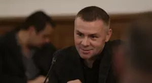 Ицо Хазарта попиля вътрешния министър: Нека да има неограничено време за кино