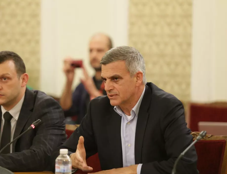 "Български възход" решава днес дали ще подкрепи кабинета "Габровски"