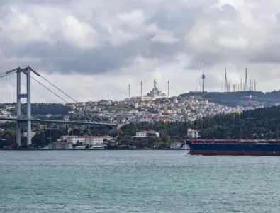 Руска корвета патрулира между Босфора и Одеса, за да прехваща търговски кораби