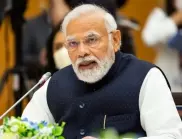 Индийският премиер се моли под вода (ВИДЕО)