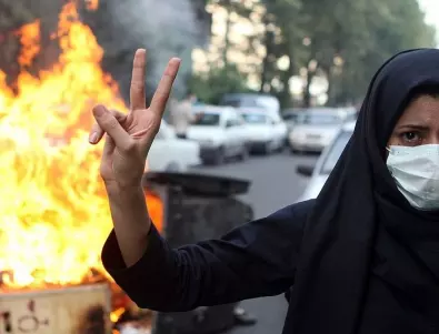 Иранският режим е арестувал над 18 000 граждани, осъдиха племенницата на върховния водач