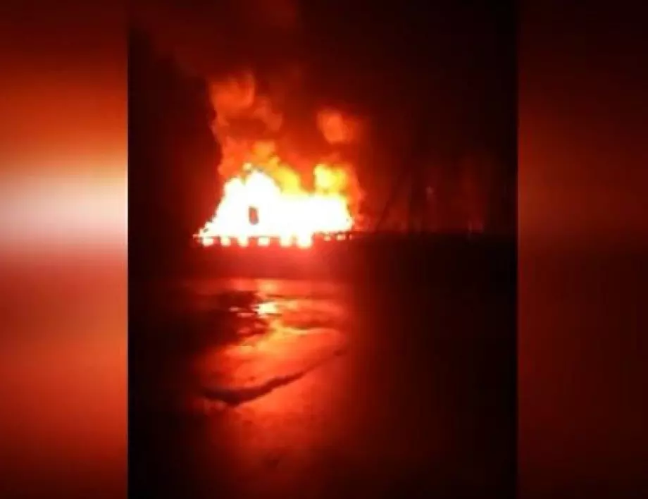 Пожар се разгоря край Севастопол, има загинали (ВИДЕО)