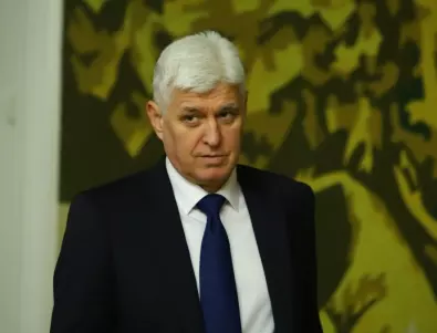 НС изслушва министъра на отбраната заради твърденията, че изпращаме войници в Украйна