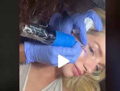 Сега ще трябва да свикна: Пияна, сестрата на Кейт Мос си направи татуировка на лицето (ВИДЕО)