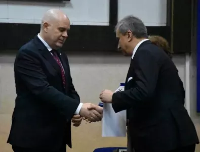 Главният прокурор Иван Гешев взе специална награда на тема 