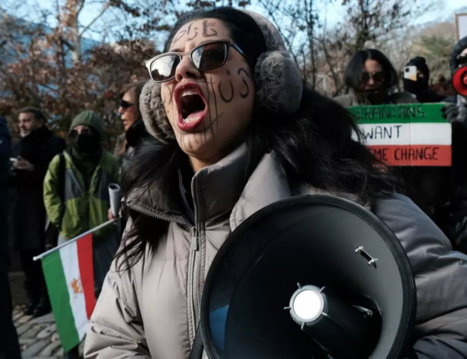 Помилваха над 20 000 участници в протестите в Иран