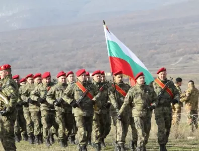 Бойната група на НАТО в България тренира военни маневри, каквито се прилагат в Украйна