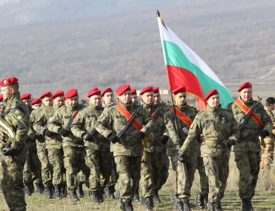 Не, българската армия не се е обявила против приемането на еврото (СНИМКИ)