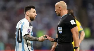 Полски терминатор: съдникът на Мондиал 2022, който също преви гръб под ФИФА (ВИДЕО)