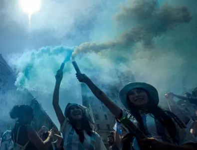 Аржентина празнува! Хиляди се стекоха по улиците (ВИДЕО)